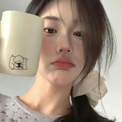 拥抱太阳的月亮